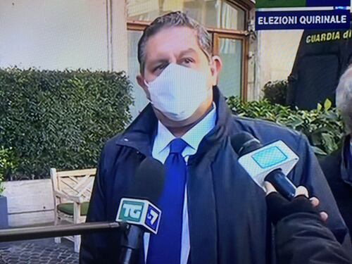 Occhio al blitz per Mattarella bis, Toti mette in guardia sul Quirinale
