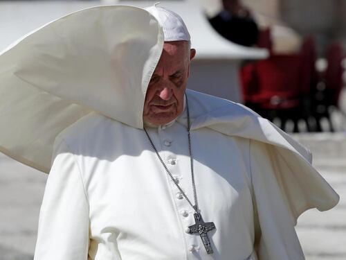 Pedofilia, Papa Francesco: "Chiesa in ritardo, mai la grazia"