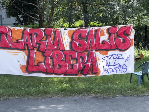 Anarchici, quello strano filo rosso che lega Ilaria Salis e Cospito