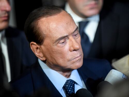 Caso escort, Berlusconi rinviato a giudizio