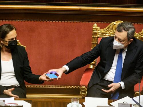 Draghi non sa contare, l'errore clamoroso sugli sbarchi per difendere Lamorgese
