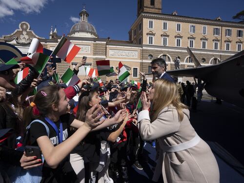 Meloni e il miracolo dei bambini ubbidienti