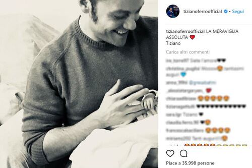 Tiziano Ferro ha avuto un figlio? La foto con il neonato fa impazzire il web, poi la smentita