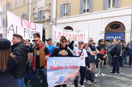 Roma, balneari in piazza: “30mila famiglie a rischio, Meloni ci ascolti”