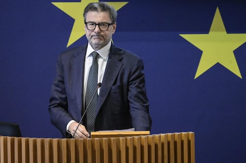 Europa promuove documento di bilancio, Giorgetti: "Siamo sulla buona strada"