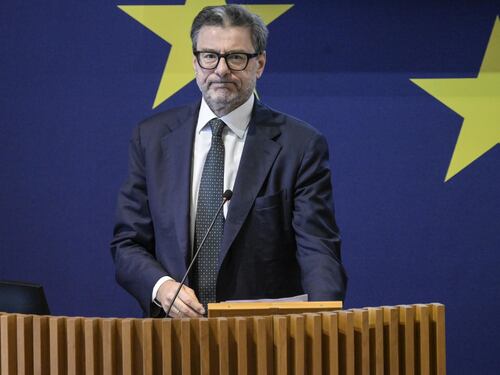 Europa promuove documento di bilancio, Giorgetti: "Siamo sulla buona strada"
