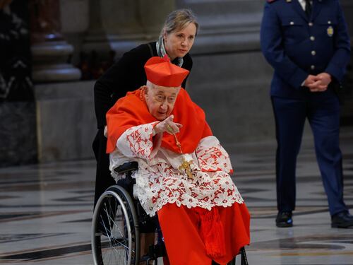 Paura per il cardinale Camillo Ruini: è grave. Ricoverato per un blocco renale