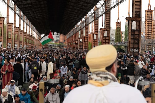 Baby radicale islamico arrestato a Montepulciano: "Arruolava seguaci per la jihad"