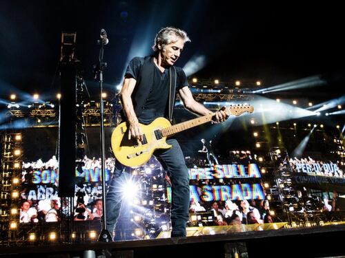 Ligabue suona a Campovolo ma il pubblico non c'è