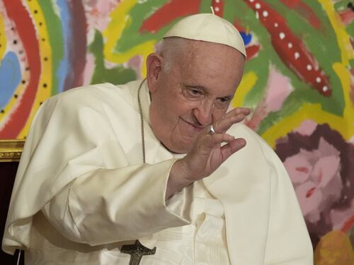 Vaticano, il mattone di Papa Francesco vede salire l'utile