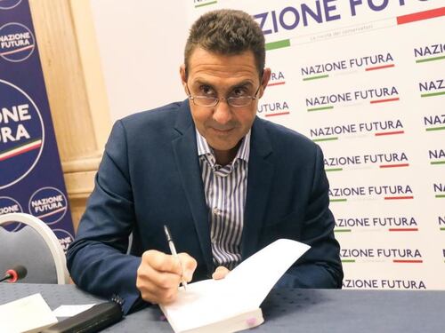Vannacci, magistrati a orologeria: indagato per il libro bestseller