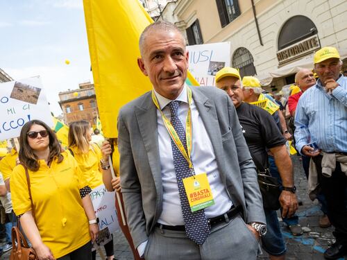 Covid, il sottosegretario Andrea Costa: liberiamo i positivi asintomatici