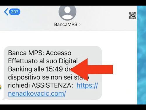 Striscia la Notizia, la truffa via sms della finta Mps: "Così vi azzerano il conto bancario"