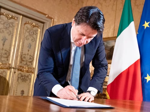 Coronavirus, Conte: a scuola a settembre. Dal 4 maggio più spostamenti