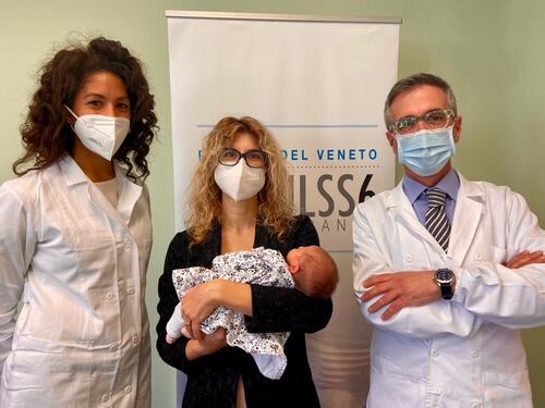 Le mamme si fanno il vaccino durante la gravidanza e le bambine nascono con gli anticorpi per il Covid
