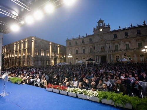 Amministrative, il comizio del centrodestra su Rainews24 manda in tilt Pd eM5S