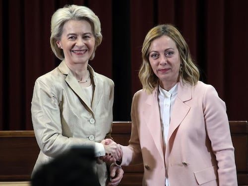 Europarlamento, Von der Leyen apre all'asse con Meloni: "Con lei ho lavorato bene"