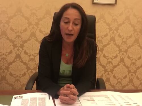 Paola Taverna sbotta: non sono morosa, ecco le prove. Che bordate a Casaleggio