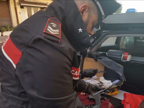 Arresti a Ostia in nuovo blitz dei carabinieri. Trovate armi e droga