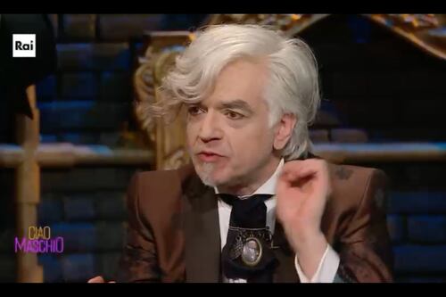 Ciao Maschio, “mi ha pregato per 10 anni”. Morgan show: cantante demolito