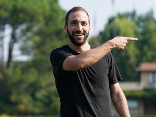 Higuain scappa dal coronavirus. Così si rifugia in Argentina