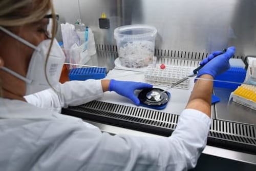 Giorlandino (Uap): "Analisi in farmacia? Nessuna tutela per i pazienti: è deregulation non semplificazione"