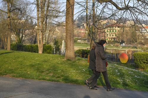 Si innamora a 93 anni, al cuor non si comanda