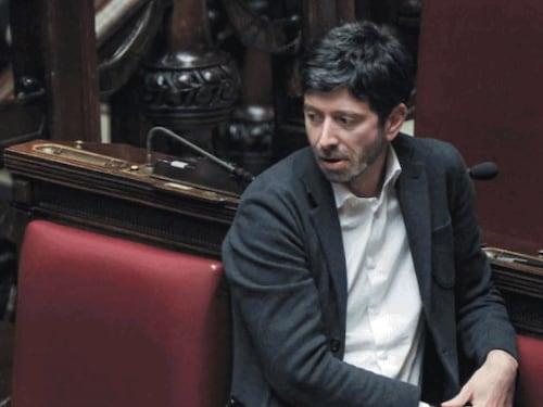 Roberto Speranza non si candida in Basilicata e dà la colpa ai no vax