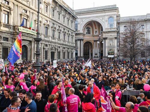 Manifestazione Lgbt, la battaglia di Schlein imbarazza i cattolici dem