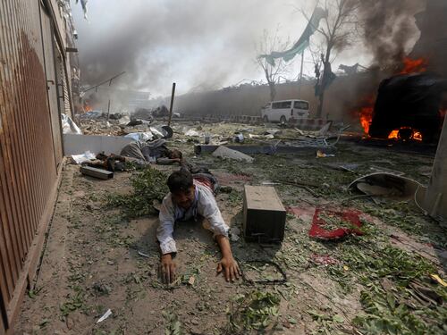 Kamikaze fa strage in Afghanistan, oltre 80 morti