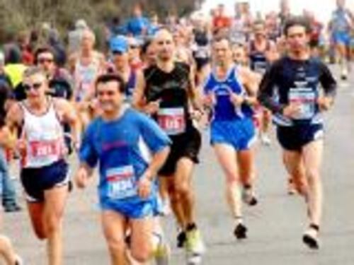 Maratona fermata dalle buche