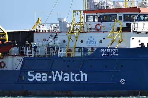 Sea-Watch 5, multa e fermo di 45 giorni. E la Ong "conferma" la violazione
