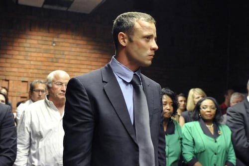 Oscar Pistorius, libertà sulla parola. La dura reazione della madre di Reeva Steenkamp