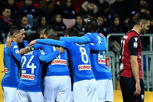 Manita al Cagliari, il Napoli vola +4 sulla Juve