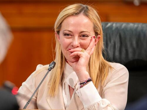 Sondaggi politici e Supermedia: gli italiani rivoterebbero Meloni. E Forza Italia cresce ancora