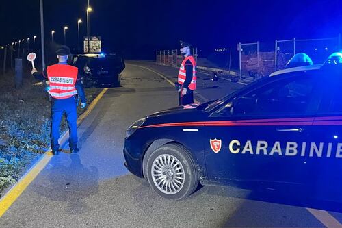 Roma, tragedia a Tor San Lorenzo: muore 50enne in un frontale sul lungomare