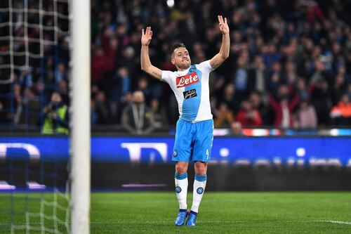 Il Napoli batte il Genoa e torna secondo