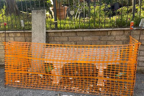 Piazzale Clodio, panchina incartata: "È rotta da anni" #lafotodeilettori