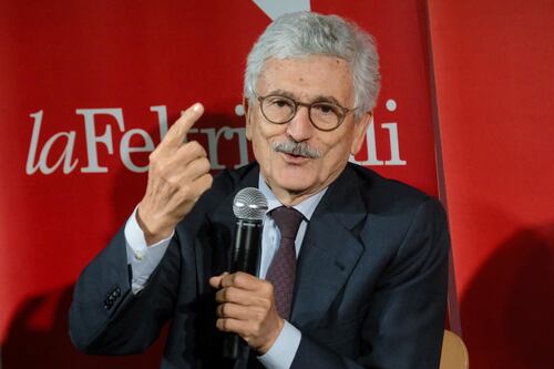 Gli affari di Massimo D'Alema in Albania: cosa fa a Tirana
