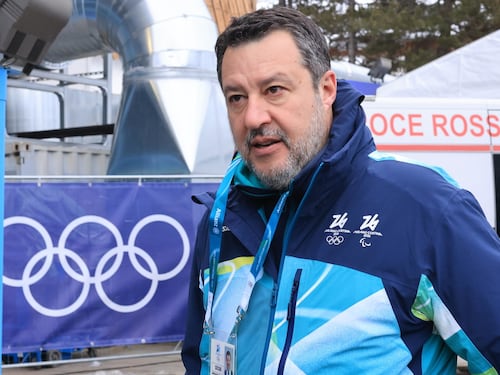 Sciopero confermato durante le Olimpiadi. Salvini: "Sindacati irresponsabili"