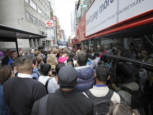 Vagone in fiamme nella metro di Londra Evacuate due stazioni