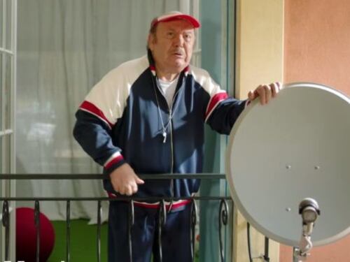 Cari bacchettoni, giù le mani da Lino Banfi