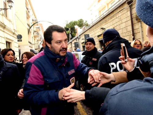 Sicurezza, Regioni rosse alla Consulta. Salvini: "Se ne fregano degli italiani"