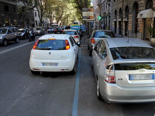 A Roma "no parking, no shopping". Uno studio spiega il perché