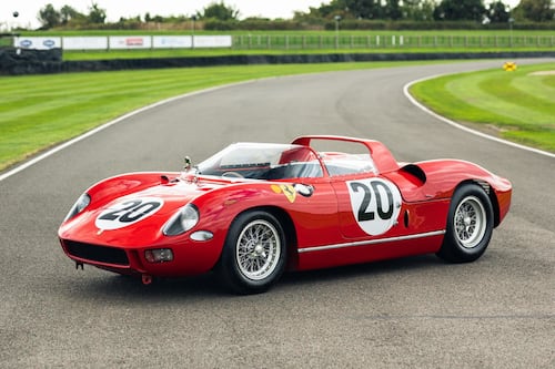 L'auto d'epoca sfila nella Capitale