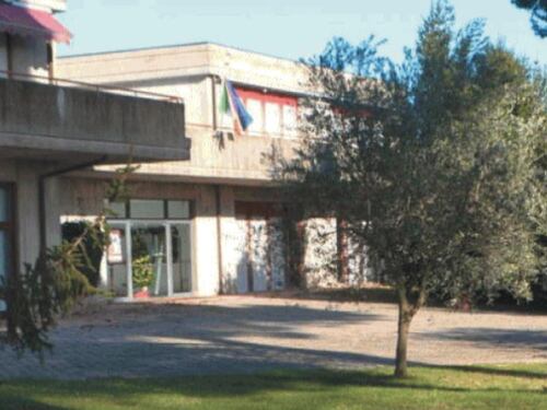 Preside massacrato a scuola dal patrigno di un alunno, choc alla Giustiniana