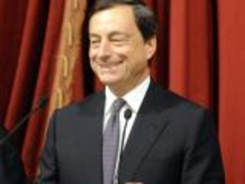 Draghi: "Alzare l'età pensionabile"