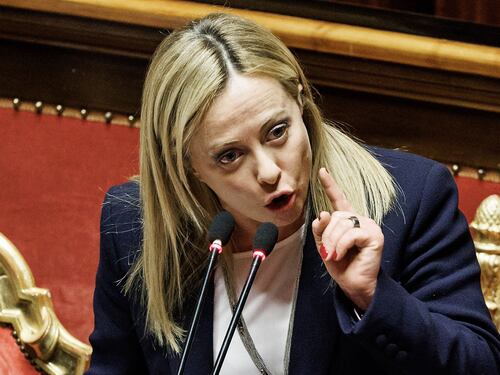 Migranti, Meloni inchioda la sinistra: povera gente usata per fare propaganda