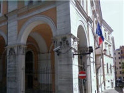 Tribunale minorenni Roma, la madre picchiata e costretta a prostituirsi resta senza figli. La denuncia dell'avvocato