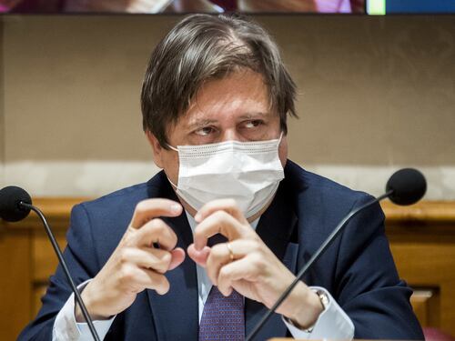 Paragone sbotta: Sileri non diverso da Speranza, guardi il film sui danni da vaccino